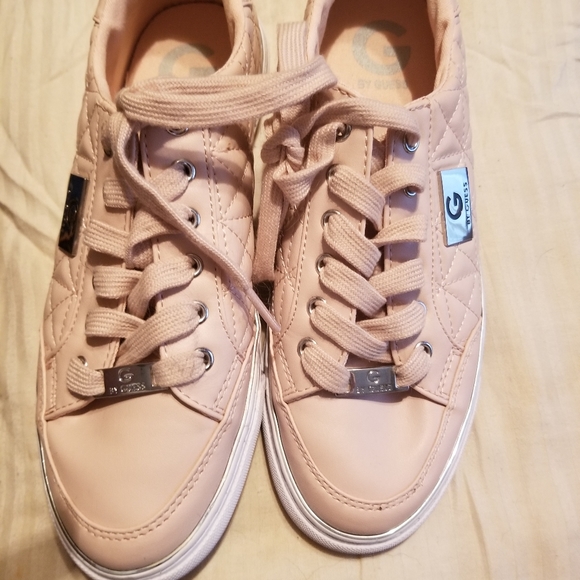 g by guess office quilted sneaker